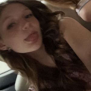 Meet your Posher, Divina